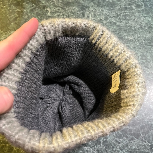 NWOT Clear Creek Women’s Knit Beanie - Picture 2 of 2